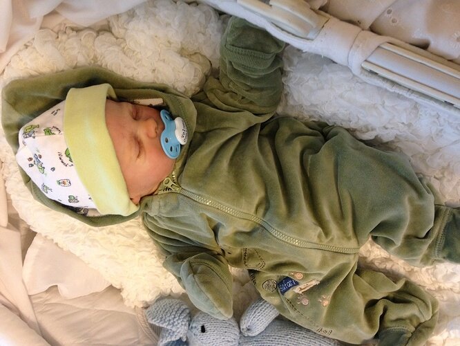 822F35E3-D516-470C-9EDF-2B7FB362D1FE