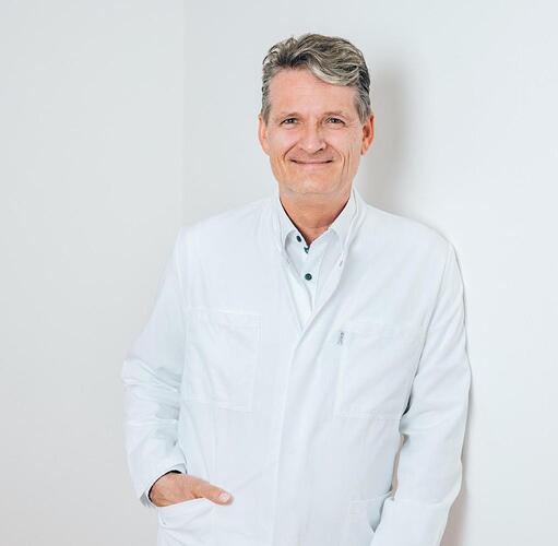 Dr. Gernot RĂŒcker erklĂ€rt auch, warum die Cannabis-Legalisierung eigentlich kaum noch aufzuhalten ist