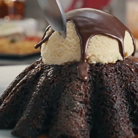Food Porn Cake GIF by Chili