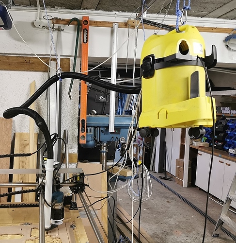 Hanging Vacuum 3 resize