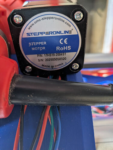 PXL_20260321_232359918.MACRO_FOCUS