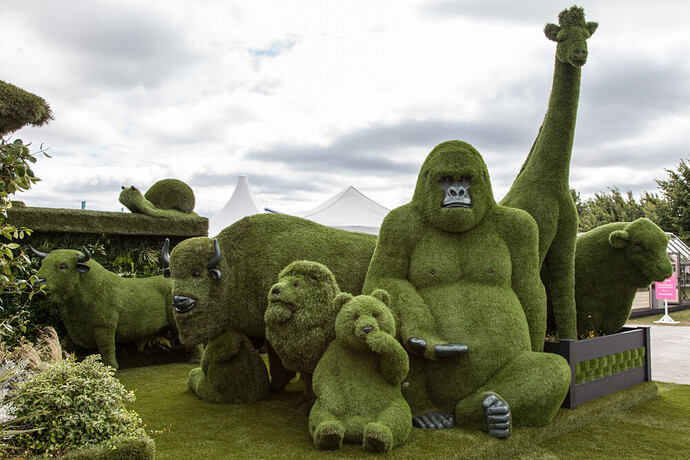 Garden-topiary-animals