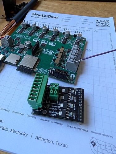 PXL_20250827_221915635