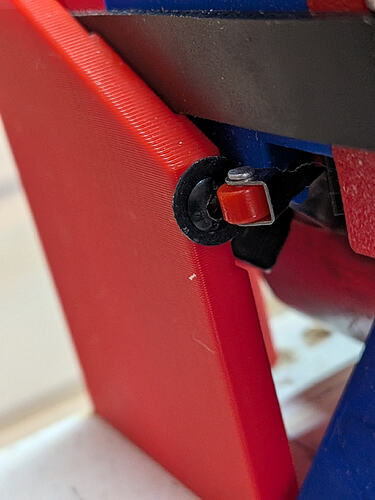 PXL_20260321_220947712.MACRO_FOCUS