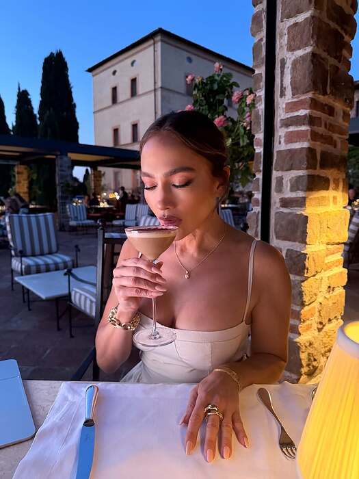 jlo_b2f7c17452d740b994594d73f20d1e9f