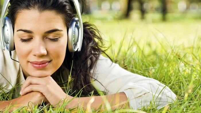 5-beneficios-de-escuchar-musica-que-te-ayudaran-en-tu-vida-1